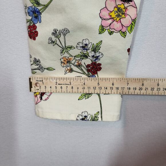 Talbots Floral Bouquet Slim Ankle Jean Size 12 Ivory Flawless 5 Pocket Slimming - Picture 9 of 13